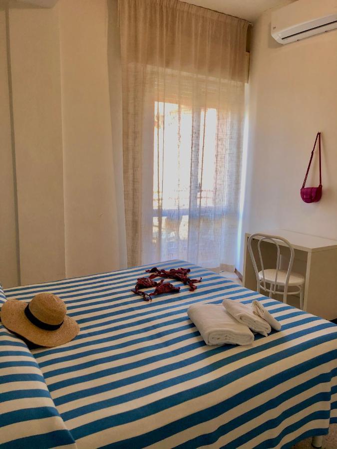 Hotel Serafini Rímini Exterior foto